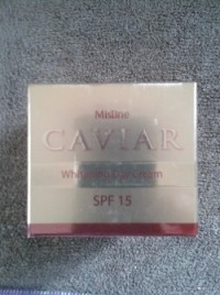 Дневной крем на основе коллагена и икры (Mistine CAVIAR Whitening Day Cream SPF 15)