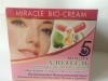 Подтягивающий крем для лица с Алоэ вера, Кокосовым маслом и Коллагеном (Darawadee Beauty Star Miracle Bio-Cream Coconut Oil & Collagen)